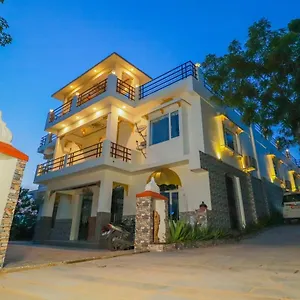 The Lavit Malhar Inn. Hotel
